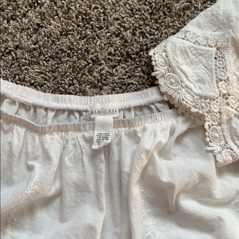 Off the Shoulder Top - Picture 3 of 3